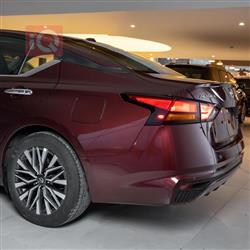 نيسان ألتيما